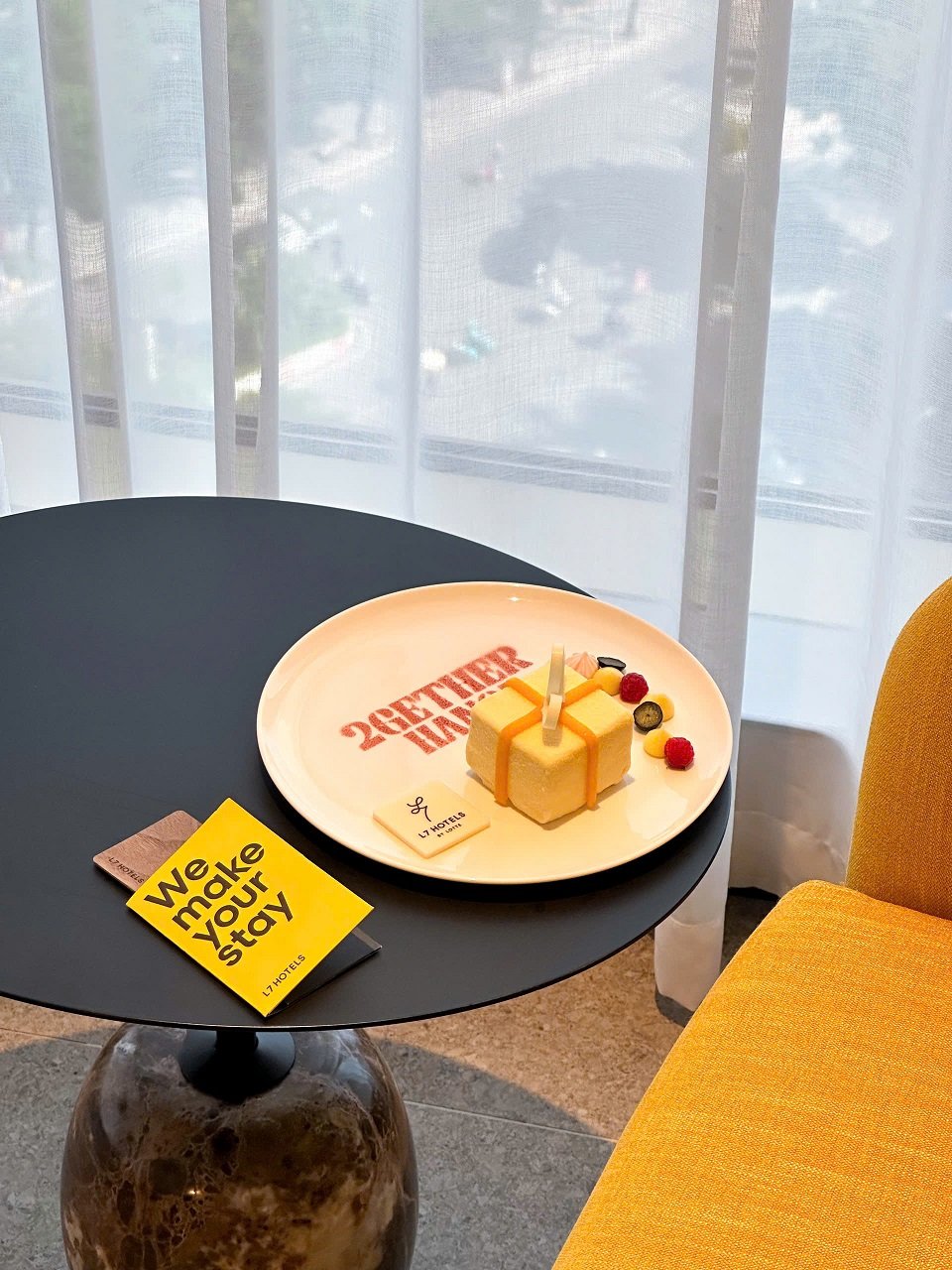 L7 웨스트 레이크 하노이 바이 롯데 2주년 케이크