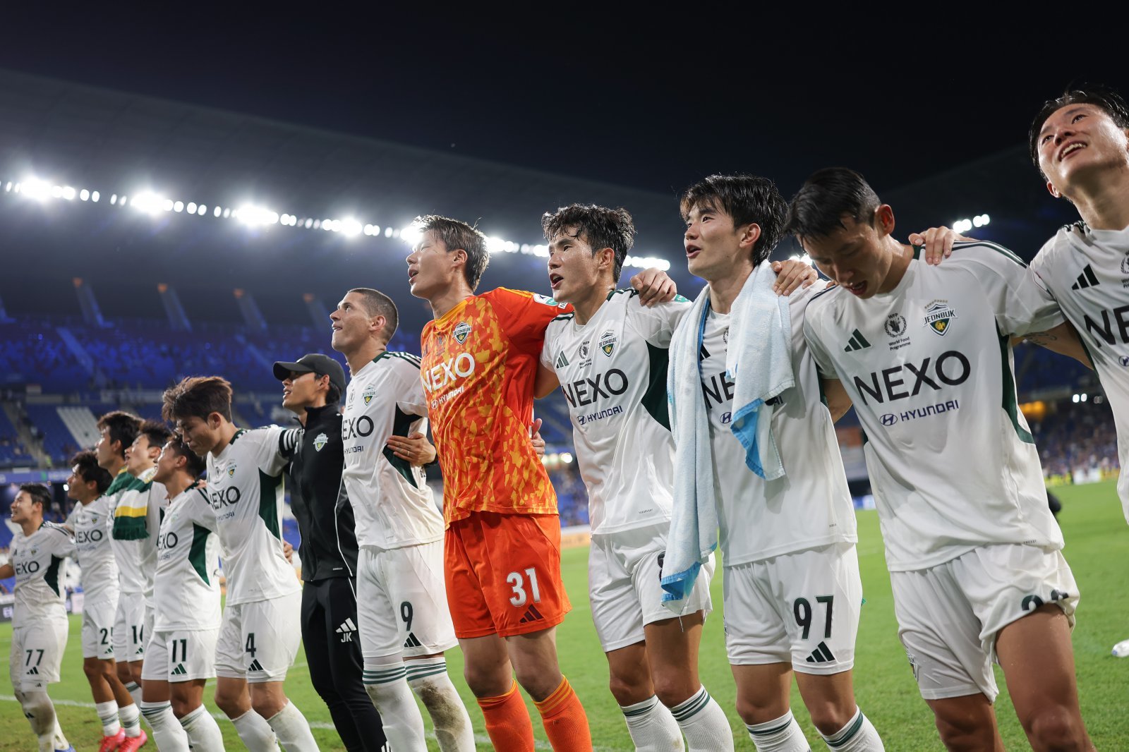 통산 10번째 우승을 앞둔 전북은 올해 초 동계훈련 기간 혹독한 체력훈련을 통해 ‘100분 축구’를 대비했고, 효과를 봤다. 특히 전, 후반 추가시간 실점이 2골로 가장 적다. 사진제공｜한국프로축구연맹