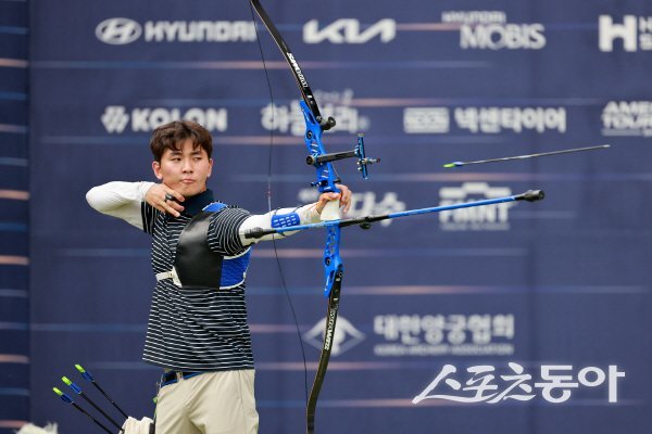 제57회 전국 남녀 양궁 종합선수권대회 리커브 남자 개인전 우승을 차지한 김제덕 선수. 사진제공 ㅣ 예천군