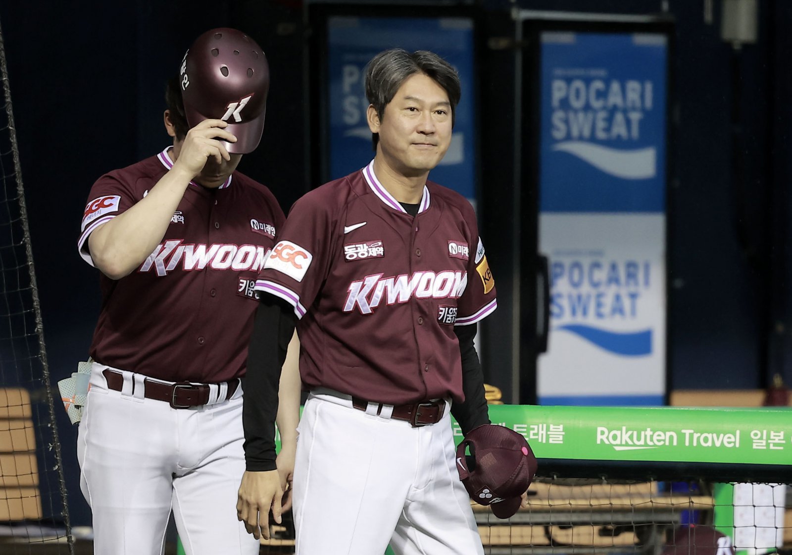 키움 설종진 감독대행이 17일 잠실 두산전에서 4-2 승리를 이끈 선수들을 칭찬했다. 뉴시스