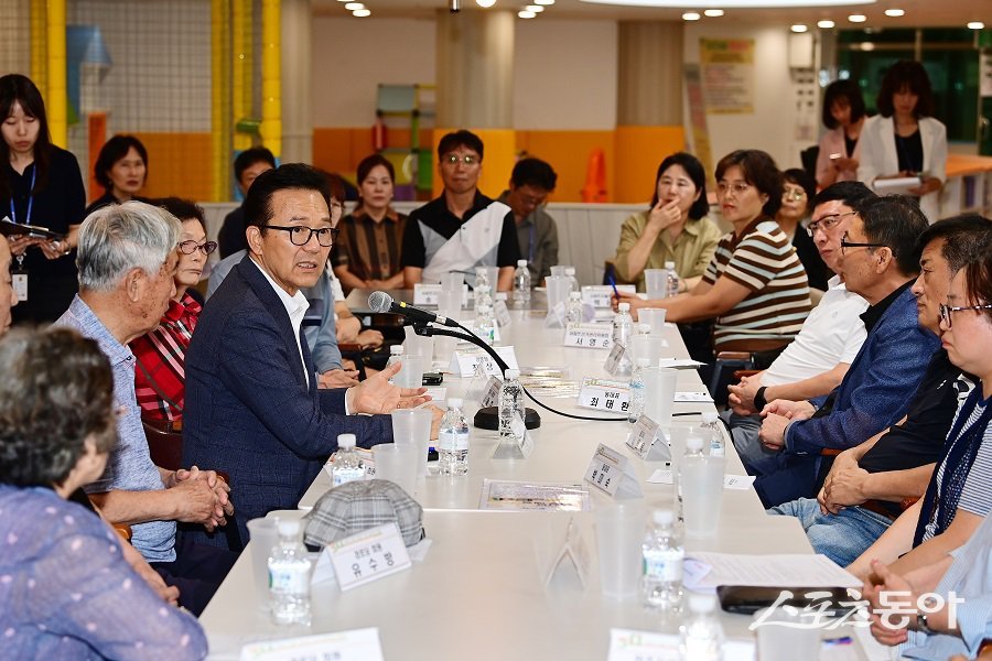 인천 연수구, 이재호 구청장과 입주민이 소통하는 간담회를 진행했다. 사진제공|인천 연수구청