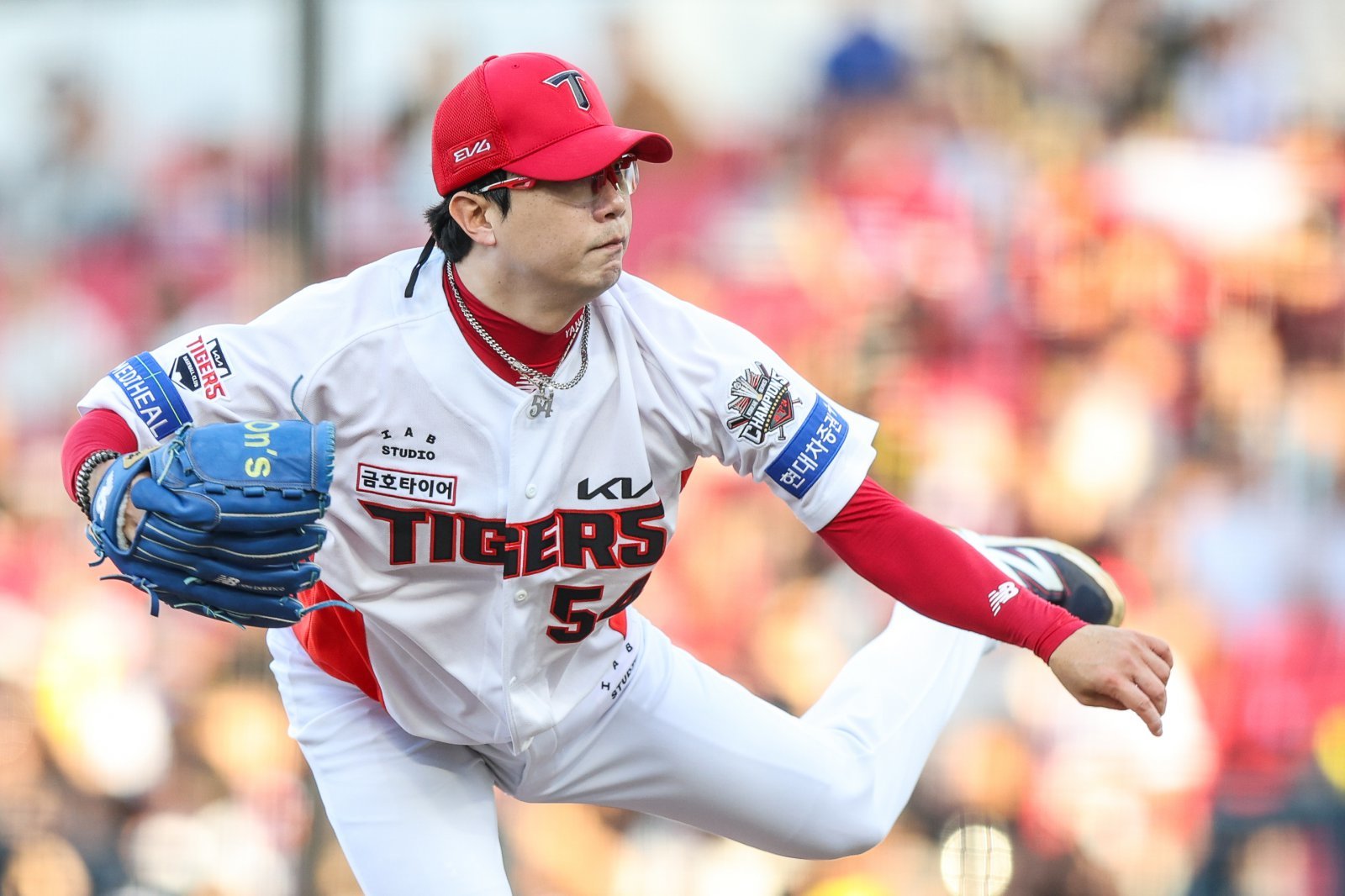 KIA 양현종은 20일 광주 NC전서 KBO리그 최초 11시즌 연속 세 자릿수 탈삼진을 기록했다. 그는 올해 이탈없이 선발진을 지키며 여러 대기록에 조금씩 다가서고 있다. 사진제공|KIA 타이거즈