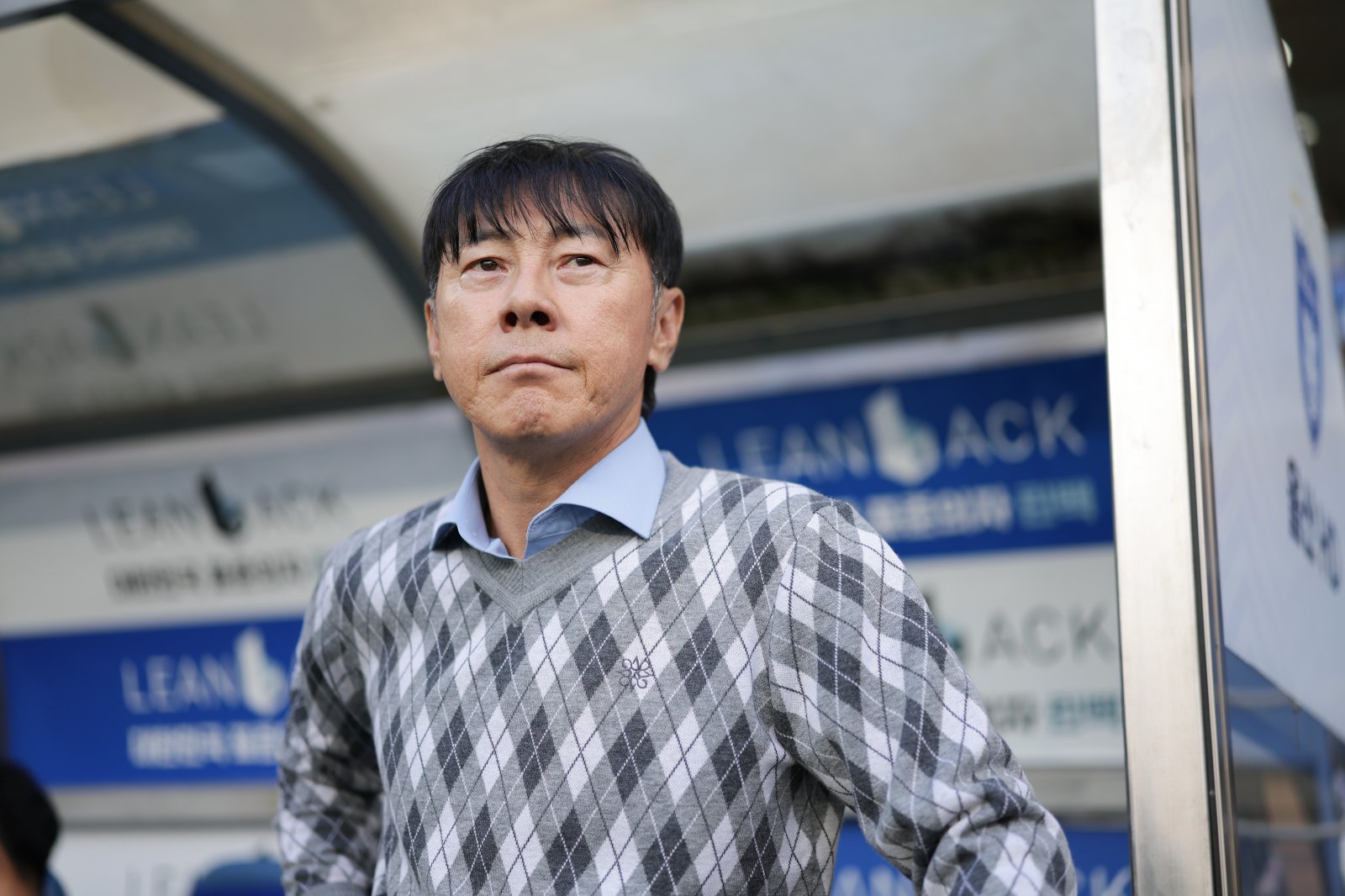 신태용 울산 감독은 21일 울산문수경기장에서 열린 안양과 홈경기에서 0-0 무승부를 기록한 뒤 강등권과 격차를 크게 벌리지 못한 것에 대해 “부담이 없다면 거짓말이다. 파이널A(1~6위) 진출이 목표인데 많이 힘든 게 사실이지만, 끝까지 팬들을 위해 노력하겠다”고 말했다. 사진제공|한국프로축구연맹