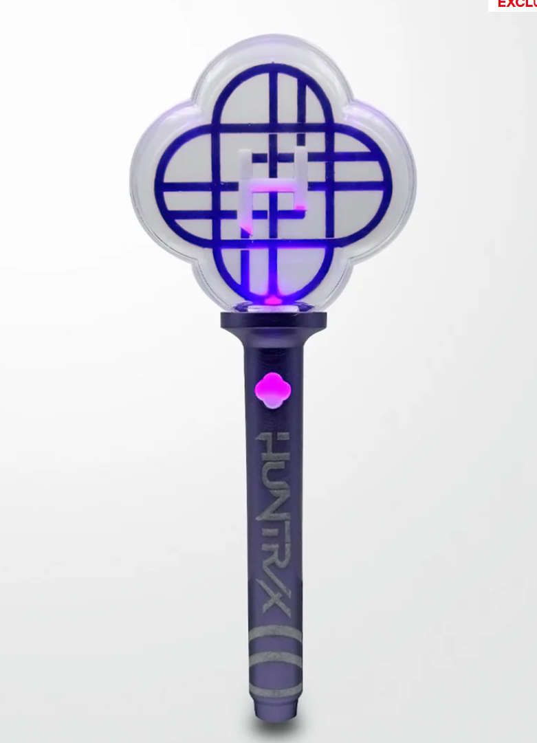 넷플릭스 공식 기념 상품을 판매하는 넷플릭스숍에서 예약 구매가 진행 중인 헌트릭스 응원봉. 가격은 7만9000원으로 책정됐다. 사진제공 | 넷플릭스