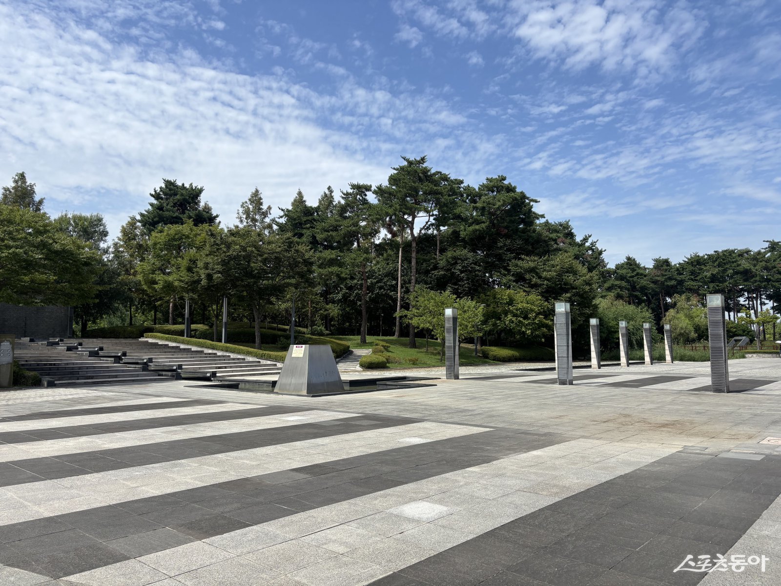 야외 공공예식장으로 운영하는 시청공원 벽천분수 앞. 사진제공ㅣ성남시 