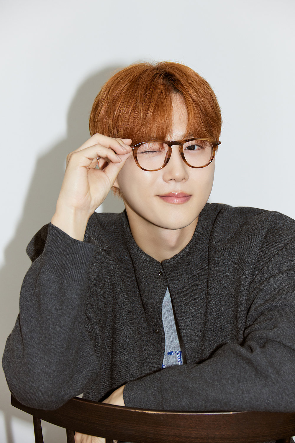 엑소 수호가 오늘(22일) 네 번째 미니앨범 ‘Who Are You’를 발매하며 록 사운드로 색다른 감성을 선보인다. 사진제공 | SM 엔터테인먼트