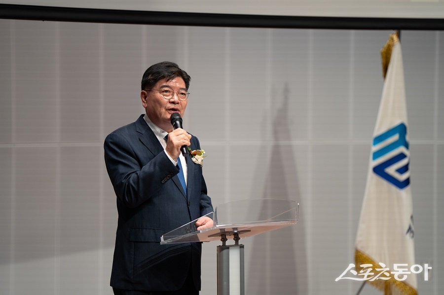 경기주택도시공사(GH)는 김용진 전 기획재정부 제2차관이 제13대 사장으로 지난 22일 공식 취임했다고 밝혔다(김용진 사장). 사진제공|경기주택도시공사