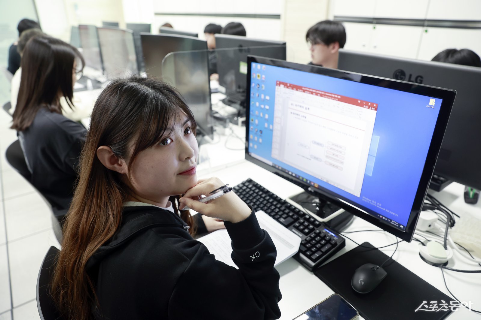 충남도립대학교 컴퓨터공학과 재학생들이 ‘2025 가상융합서비스 개발자 경진대회’ 예선에서 상위 10%에 오르는 성과를 거뒀다. 사진제공｜충남도립대학교