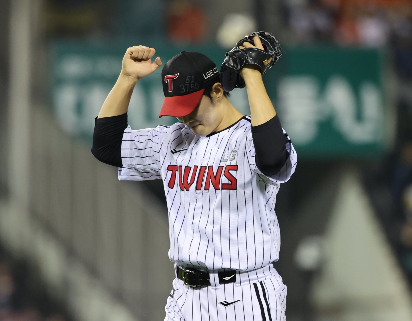 LG 김영우는 프로 첫 시즌부터 위력적인 투구를 이어가며 순수 신인 중에서 가장 뛰어난 기량을 보여주고 있다.|뉴시스