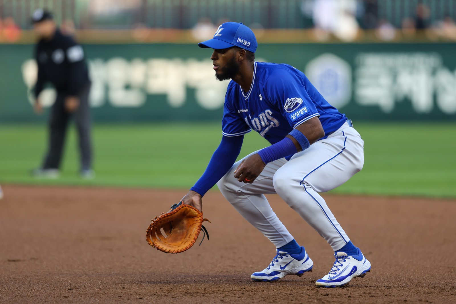 삼성 르윈 디아즈는 올 시즌 홈런·타점·장타율 부문 타이틀을 사실상 확정한 KBO리그 최고의 타자다. 그뿐 아니라 남다른 유연성을 앞세운 1루 수비 또한 삼성이 5강 싸움을 하는 데 큰 힘을 보태고 있다. 사진제공|삼성 라이온즈