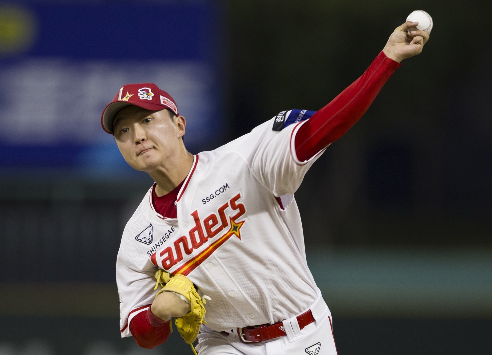 SSG 김건우는 23일 인천 KIA와 홈경기에서 선발등판해 5.1이닝 동안 삼진 12개를 잡으며 무실점을 기록했다. 그는 인생투를 펼치며 지옥의 8연전 중인 팀에 큰 보탬이 됐다. 인천|뉴시스