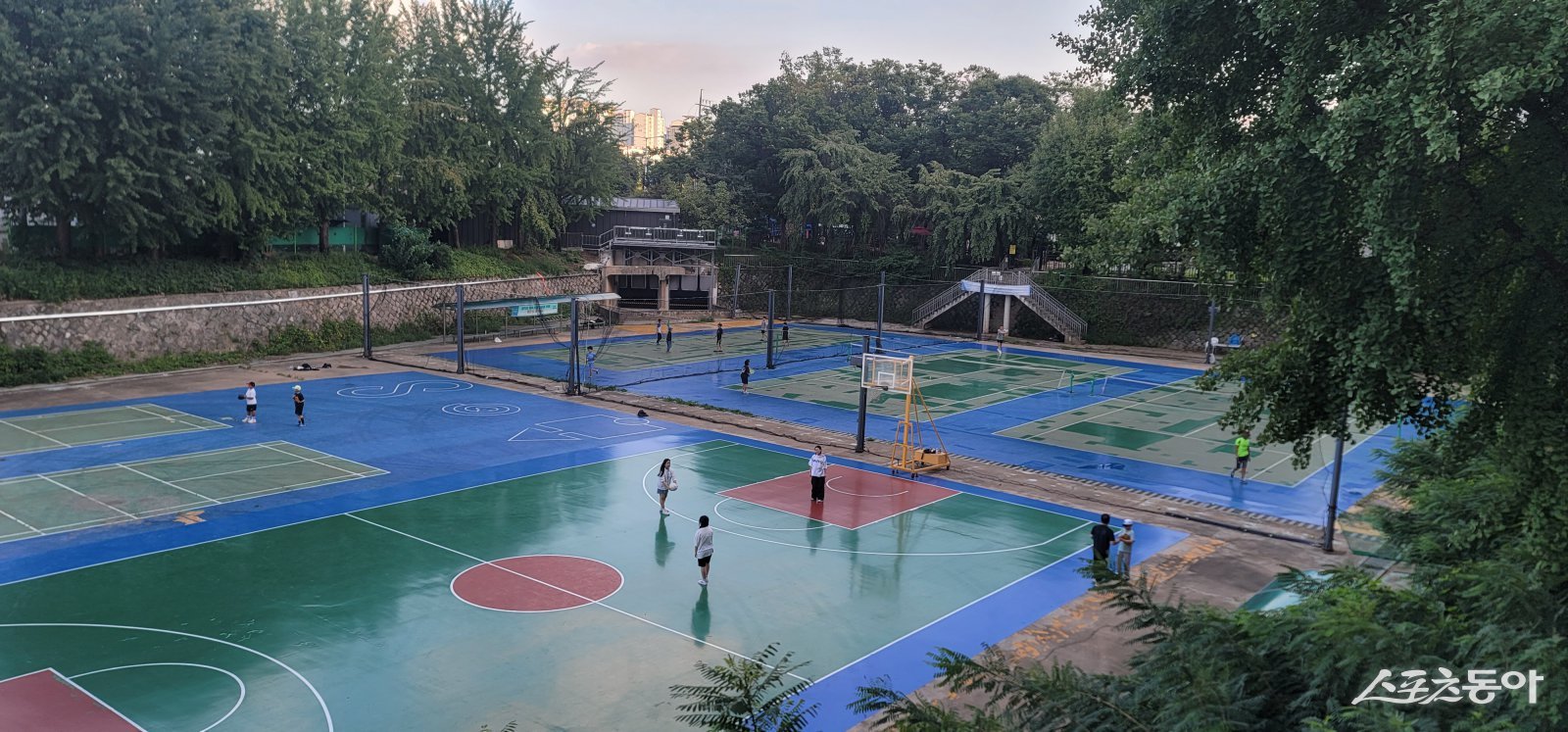 이날 행사에는 김성제 의왕시장과 김학기 의왕시의회 의장이 함께해 자리를 빛냈다(유입수문이 설치된 철산배수펌프장 전경). 사진제공｜광명시