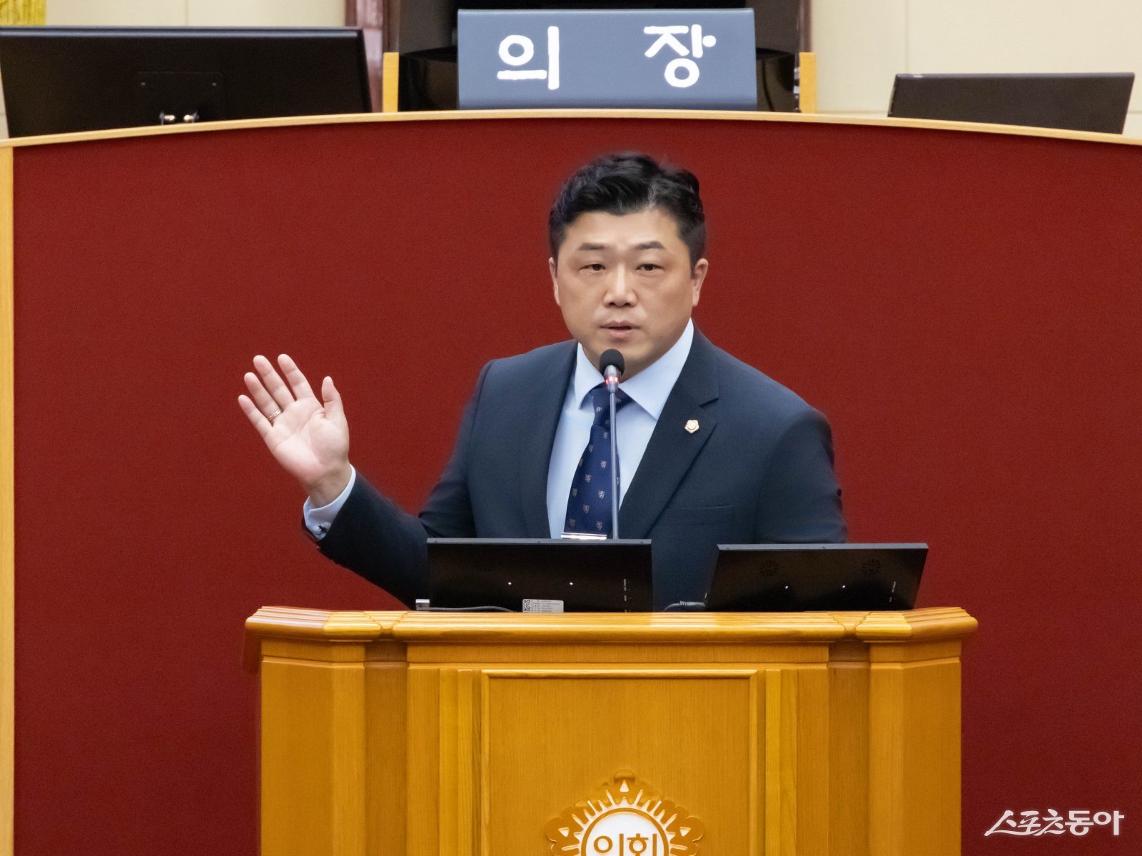 부천시의회 손준기 의원(더불어민주당, 원종1·2동·오정동·신흥동)은 삼정동 일대에 밀집된 레미콘·아스콘 공장 운영과 관련해 매년 반복적으로 발생하는 환경 민원에 대해 철저한 관리와 근본적 대책 마련을 촉구했다. 사진제공|손준기 의원