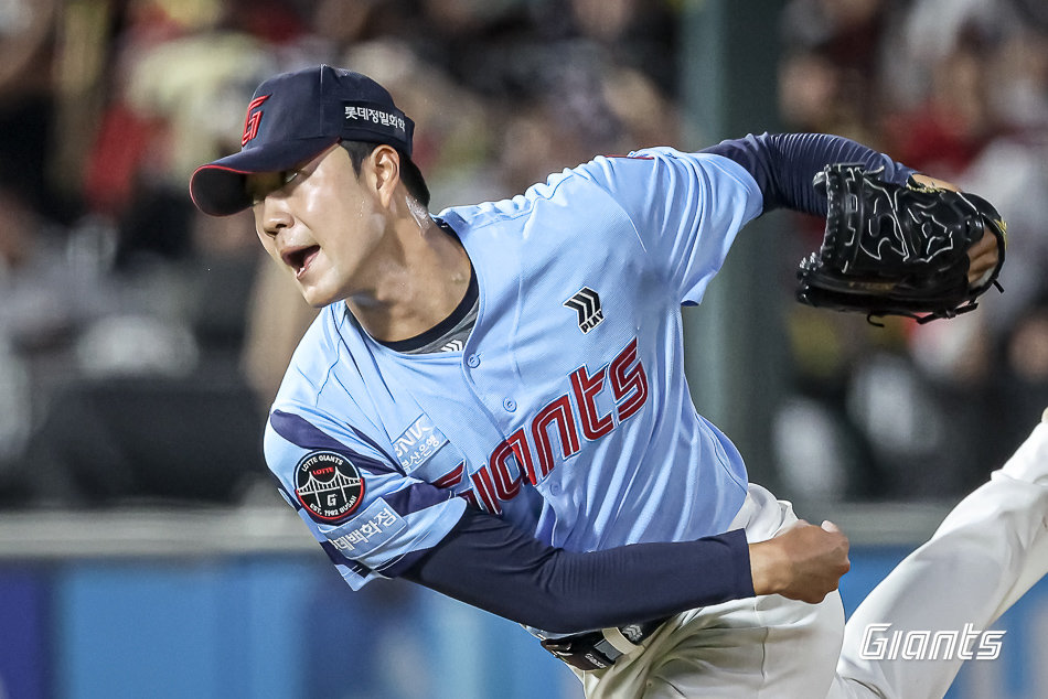 시속 150㎞대 직구를 장착한 롯데 자이언츠 윤성빈은 올 시즌 구원투수로서 가능성을 보여줬다. 김태형 롯데 감독도 “내년에는 더 중요한 상황에 윤성빈을 써야 할 것 같다”고 기대를 숨기지 않았다. 사진제공｜롯데 자이언츠