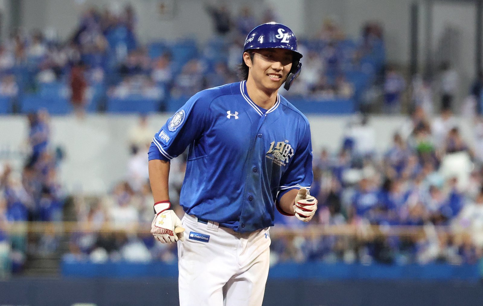 삼성 이재현이 24일 대구 롯데전 1회말 선두타자 홈런을 쳐내며 데뷔 후 한 시즌 개인 최다홈런을 경신했다. 뉴시스