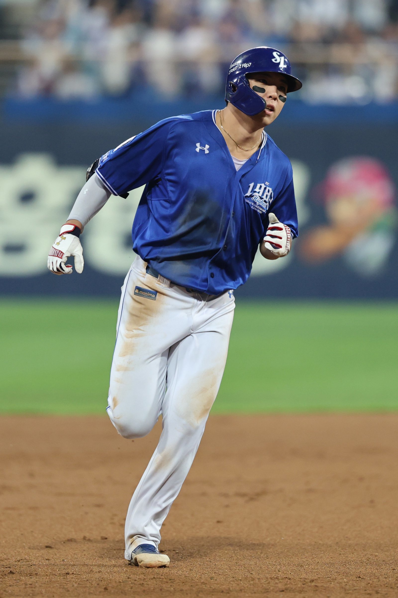 삼성 김영웅이 24일 대구 롯데전에서 4회초 2점홈런을 쳐낸 뒤 베이스를 돌고 있다. 사진제공|삼성 라이온즈