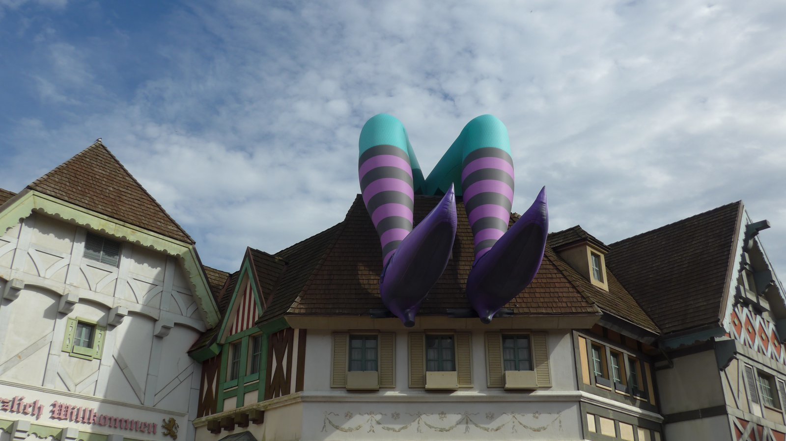 블러드 시티에 들어서면 가장 먼저 만나게 되는 죽은 마녀의 다리.    용인 ｜ 양형모 기자