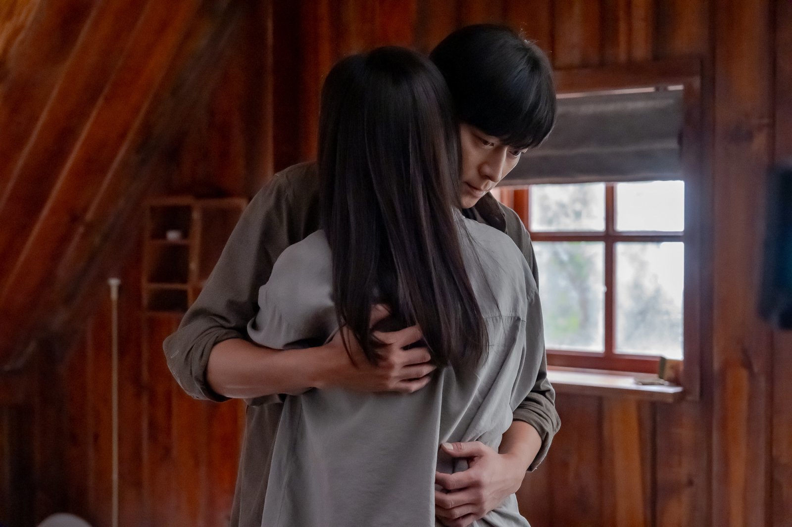 디즈니+ 오리지널 시리즈 ‘북극성’이 6·7회에서 피격 사건의 전말과 총격전이 펼쳐지며 폭발적 반응을 얻고 있다. 사진제공 | 월트 디즈니 컴퍼니 코리아