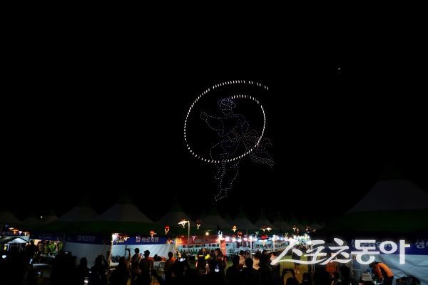 지난해 상주세계모자페스티벌 드론쇼. 사진제공ㅣ상주시