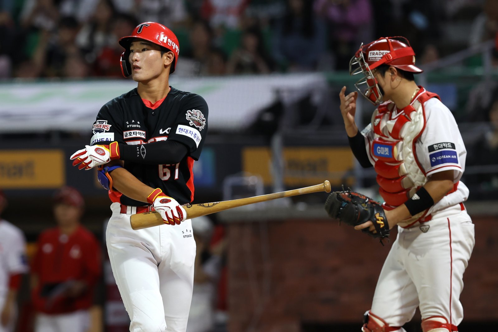 KIA 박헌(왼쪽)은 프로 1년차 외야수로 11라운드에 지명됐지만, 2군에서 가능성을 증명하며 1군 한 자리를 차지했다. 사진제공|KIA 타이거즈