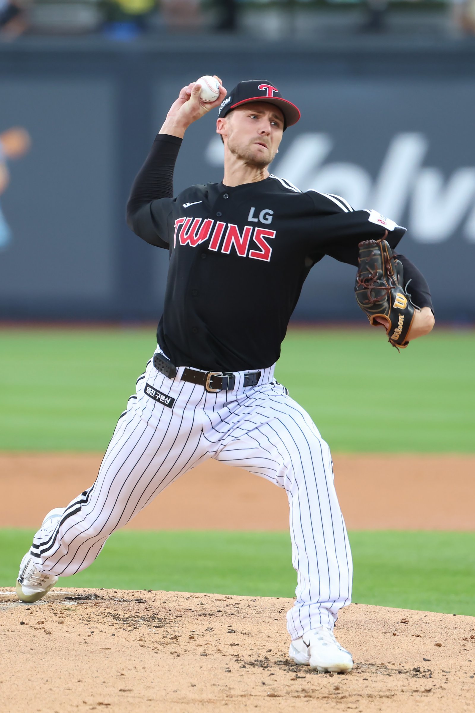 염경엽 LG 감독은 27일 대전 한화전 선발로 예고한 외국인투수 앤더스 톨허스트의 등판 순서를 바꾸지 않겠다고 밝혔다. 사진제공|LG 트윈스