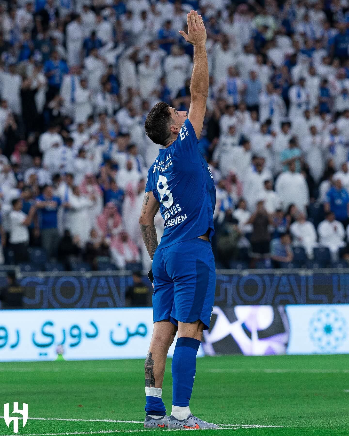 쿠냐와 음뵈모, 세스코를 데려온 것도 부족해 아모림 맨유 감독은 후벵 네베스의 영입까지 추진하고 있어 비난이 거세지고 있다. 사진출처|알힐랄 페이스북