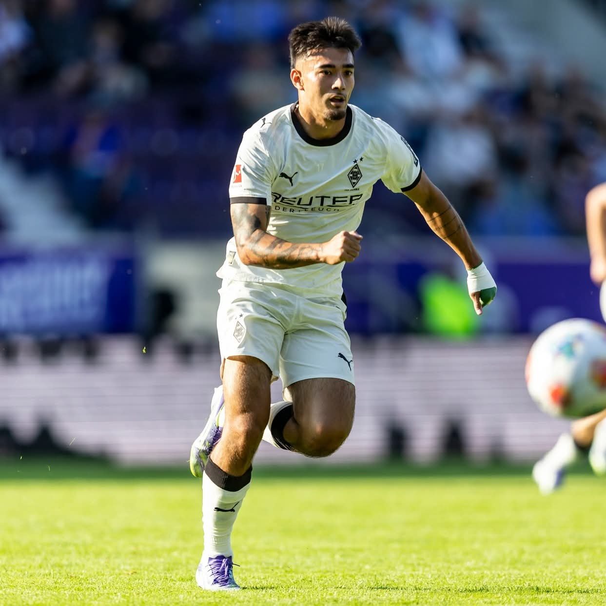 카스트로프는 28일(한국시간) 보루시아 파크에서 열린 프랑크푸르트와의 2025~2026시즌 독일 분데스리가 5라운드 홈경기 0-6으로 뒤지던 후반 27분 오른쪽 크로스를 머리로 방향을 돌려 시즌 첫 골을 기록했다. 사진출처｜옌스 카스트로프 인스타그램