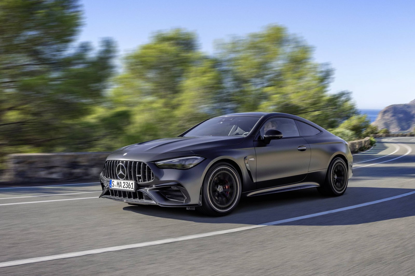 AMG 특유의 역동성과 CLE의 세련된 디자인이 결합된 ‘메르세데스-AMG CLE 53 4MATIC+ 쿠페’. 사진제공 |메르세데스-벤츠 코리아