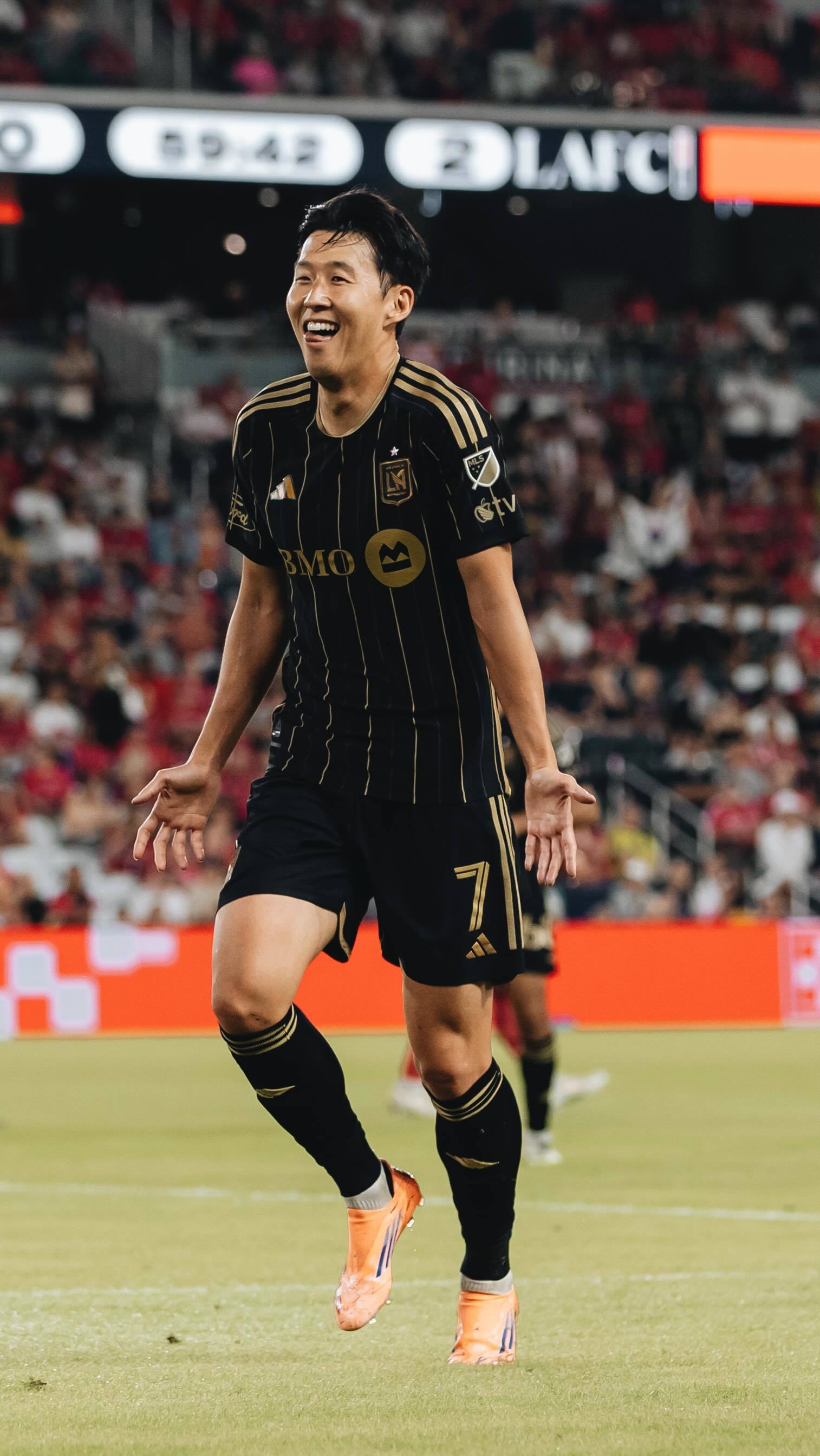 레알 마드리드만 남았네…‘손흥민 단기임대’ 바르샤까지 뛰어들었다! 흥미진진한 ‘월클’의 ‘이적설’ 월드투어