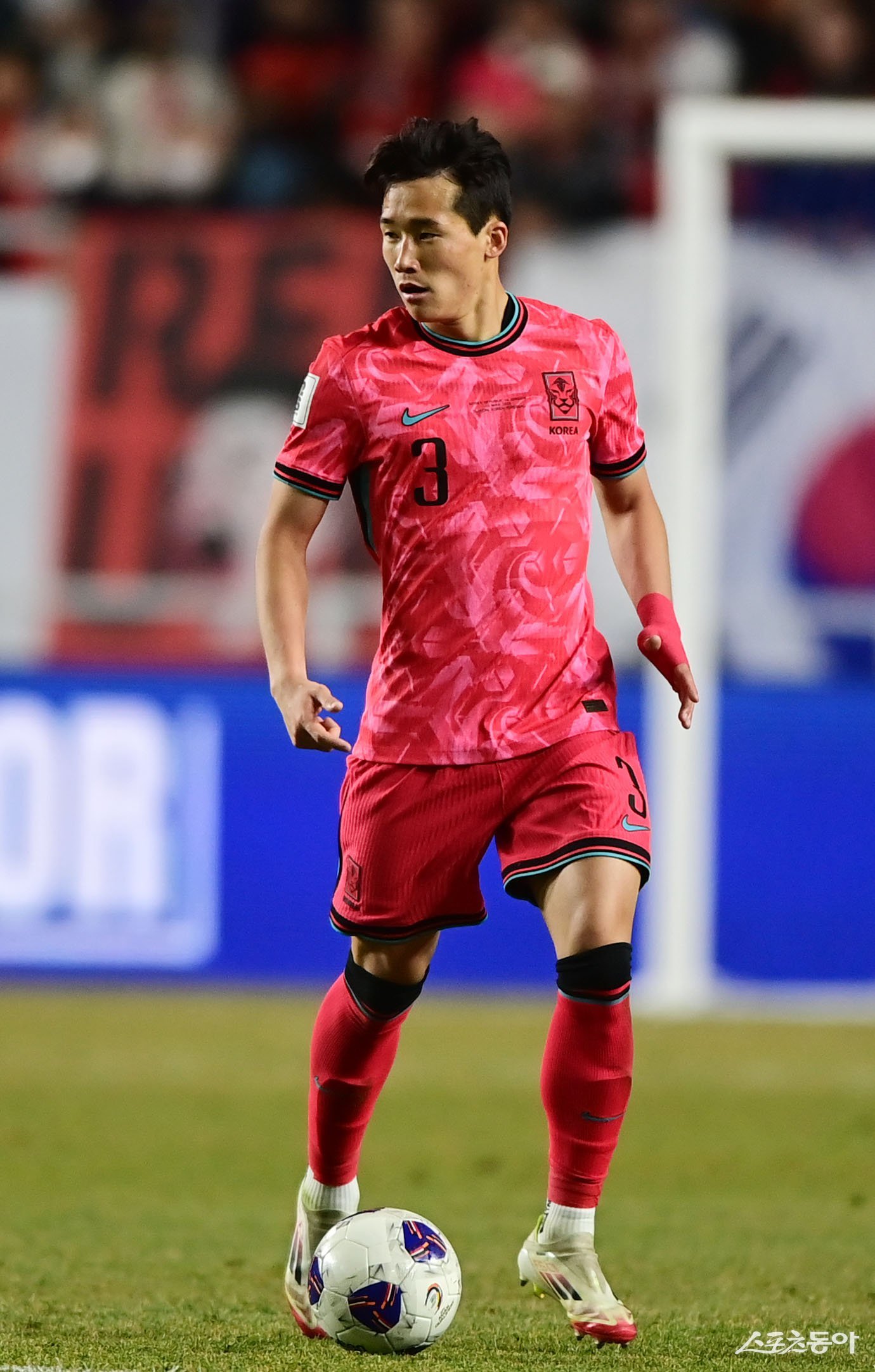 아우스트리아 빈 이태석은 29일(한국시간) 오스트리아 빈 알리안츠 스타디움에서 열린 2025~2026 오스트리아 분데스리가 8라운드 원정경기에서 전반 24분 선제골을 터뜨리며 팀의 3-1 승리를 이끌었다. 스포츠동아DB