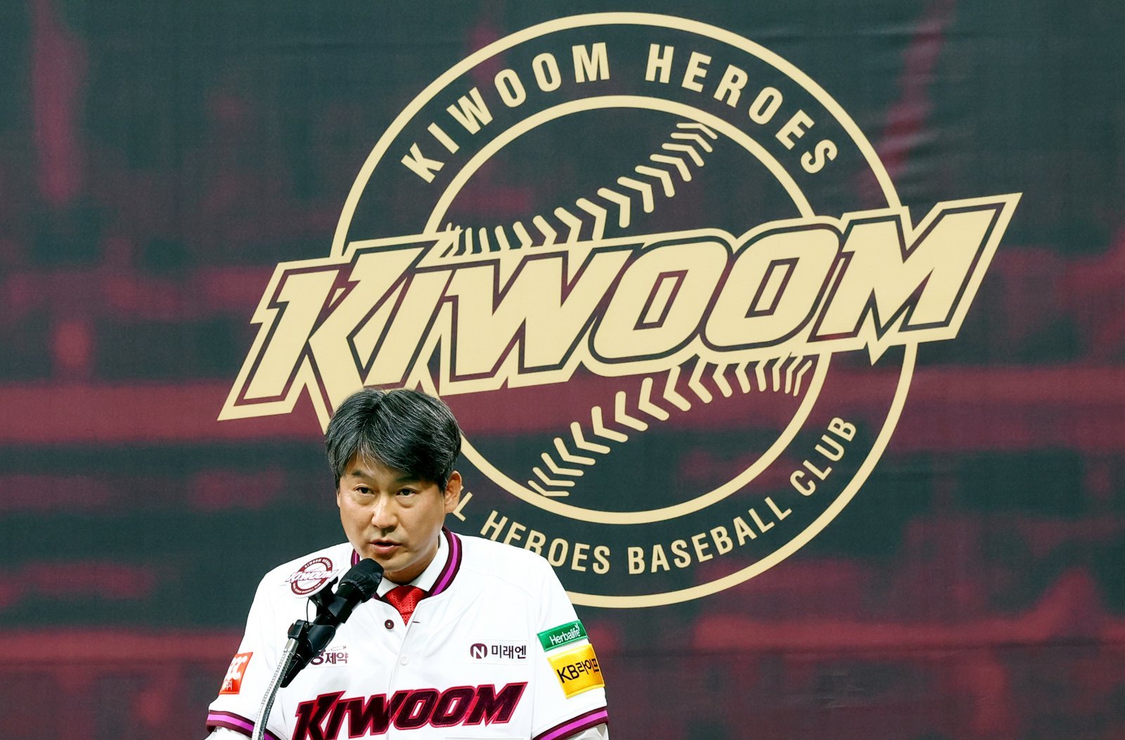 설종진 키움 감독은 29일 고척스카이돔에서 열린 취임식에 참석하며 히어로즈 7대 감독으로서의 새출발을 알렸다. 고척｜뉴시스