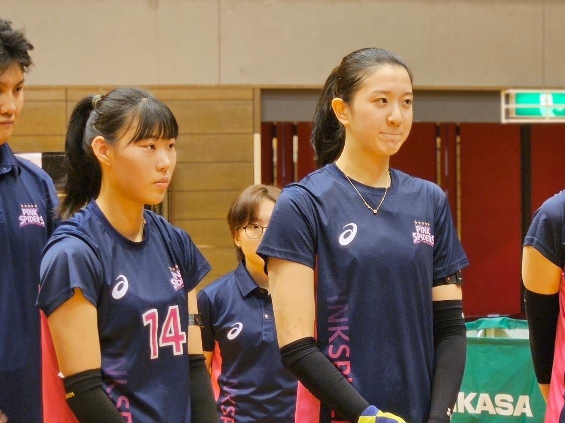 흥국생명 이다현은 좋은 일이든, 나쁜 일이든 모든 일을 새로운 자극으로 삼아 성장하고자 한다. 2025~2026시즌을 앞두고 현대건설을 떠나 FA로 흥국생명에 합류한 그는 새로운 마음가짐으로 새 시즌 준비에 한창이다. 이달 초 일본 오사카에서 진행한 오사카 마블러스(전 JT 마블러스)와 합동훈련을 소화하는 이다현(오른쪽). 사진제공|흥국생명