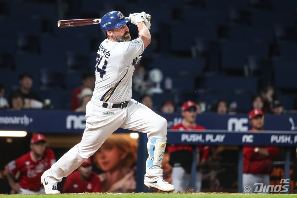 NC 맷 데이비슨은 득점권 상황에서 부진하다. 솔로 홈런이 그의 전체 홈런 수의 절반을 넘는다. 하지만 그의 홈런은 팀에 1점 이상의 가치를 만든다. 사진제공｜NC 다이노스