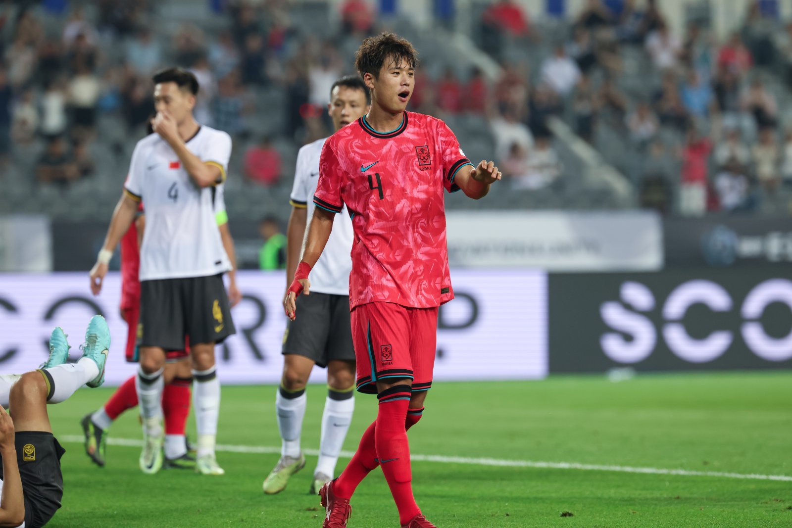 축구국가대표팀 수비수 김주성이 7월 용인미르스타디움에서 열린 중국과 동아시아축구연맹(EAFF) E-1 챔피언십 중국전에서 골을 넣은 뒤 미소 짓고 있다. 사진제공|대한축구협회