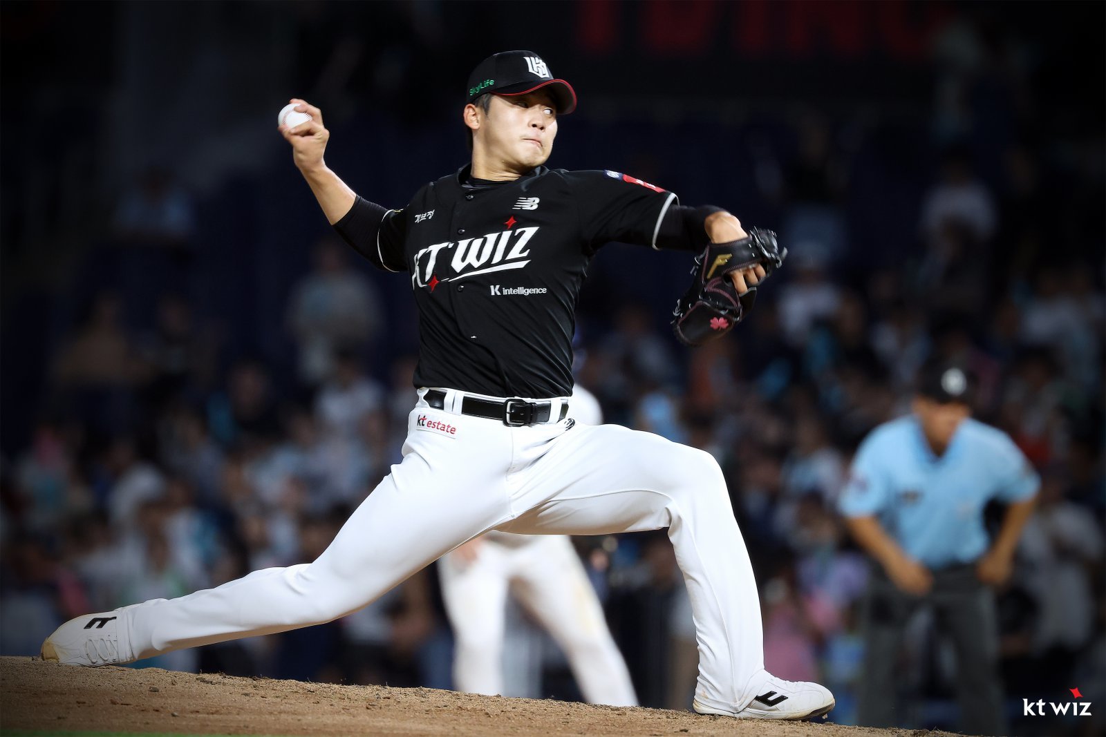 KT 마무리 박영현이 데뷔 첫 구원왕 등극을 눈앞에 두고 있다. 박영현이 이를 달성하면 KT도 창단 이후 처음으로 구원왕을 배출하게 된다. 사진제공｜KT 위즈