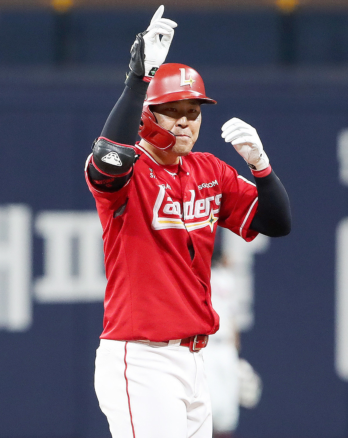 SSG 한유섬은 30일 고척 키움과 원정경기서 4번 지명타자로 선발출전해 결승 2루타를 포함해 4타수 2안타 2타점으로 활약했다. 베테랑의 활약으로 SSG는 매직넘버를 모두 지우며 리그 3위를 확정했다. 사진제공｜SSG 랜더스