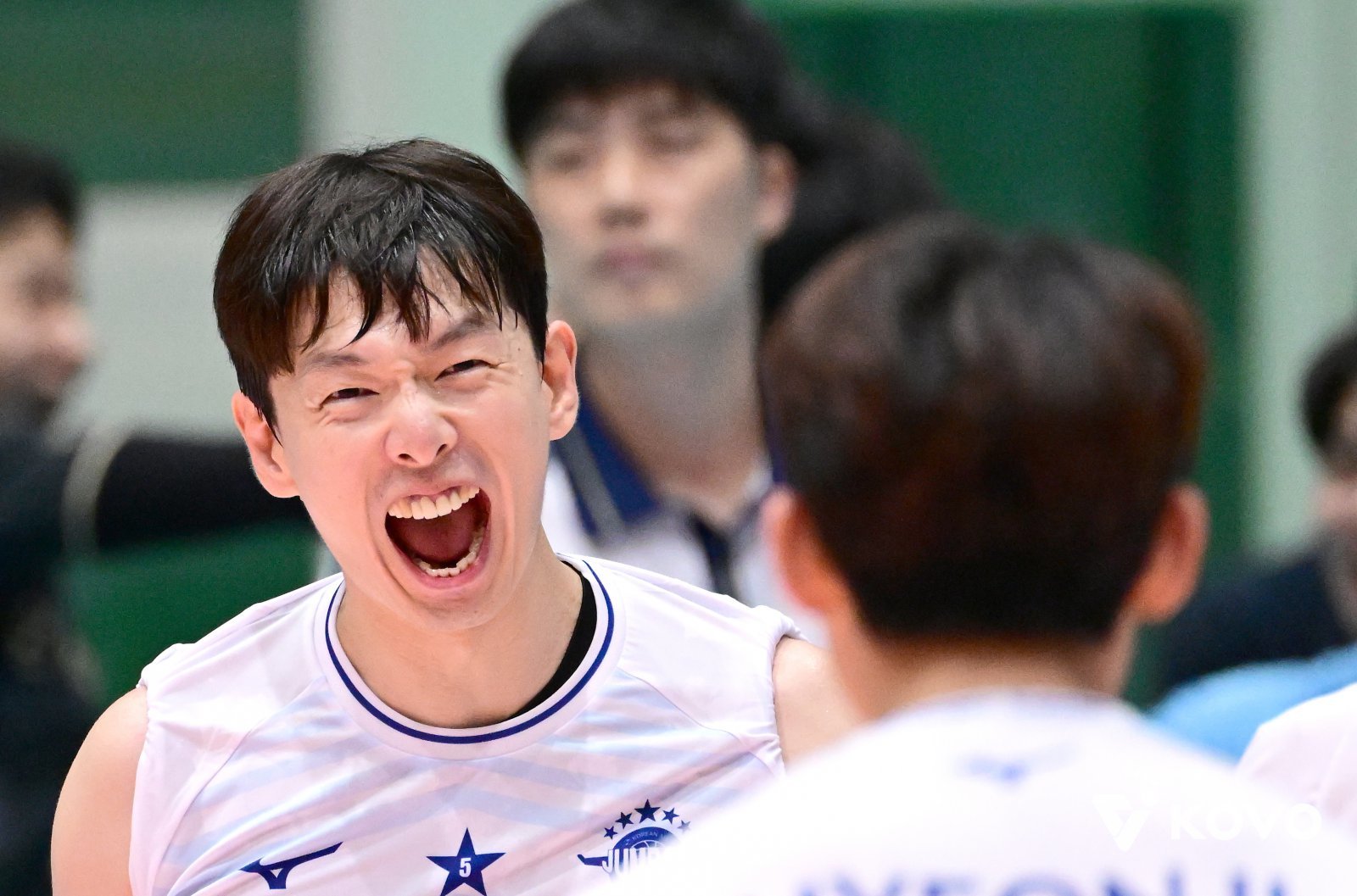 대한항공 한선수는 프로 19년차 원클럽맨이다. 대한항공이 만년 3위였던 시절부터 통합 4연패를 달성하던 시절을 모두 경험했다. 집 같은 팀에서 가족과 같은 동료들과 새 시즌 통합우승을 재현하겠다는 의지다. 사진제공│KOVO