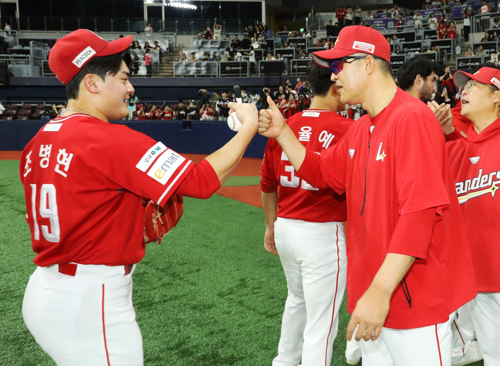 SSG는 9월 30일 고척 키움과 원정경기에서 4-3으로 승리하며 정규시즌 3위를 확정했다. 동시에 2023시즌 이후 2년 만에 준PO 직행을 확정했다. 사진제공｜SSG 랜더스