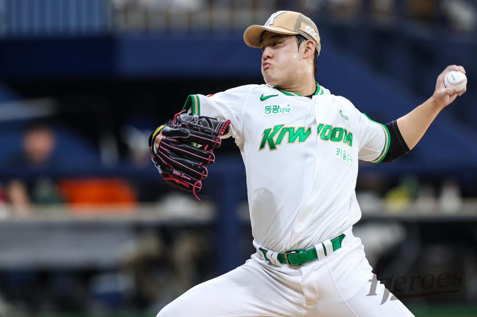 키움 정현우는 데뷔 첫해 선발투수로 기회를 받았지만, 만족할 수 없는 한 해를 보냈다. 그는 느낀 점을 토대로 다음 시즌 반등을 다짐했다. 사진제공|키움 히어로즈