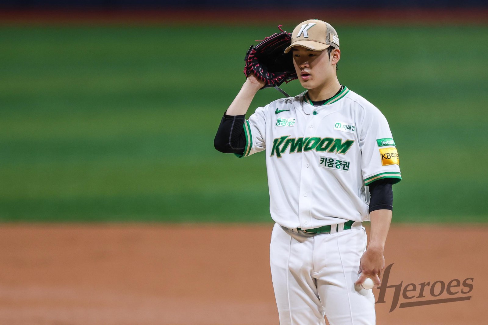 키움 정현우는 데뷔 첫해 선발투수로 기회를 받았지만, 만족할 수 없는 한 해를 보냈다. 그는 느낀 점을 토대로 다음 시즌 반등을 다짐했다. 사진제공|키움 히어로즈