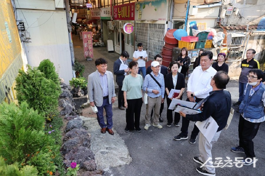 이영훈 미추홀구청장은 21개 전 동 순회하며 주민들의 목소리를 듣고 구정 추진 현황을 공유했다. 사진제공|인천 미추홀구청