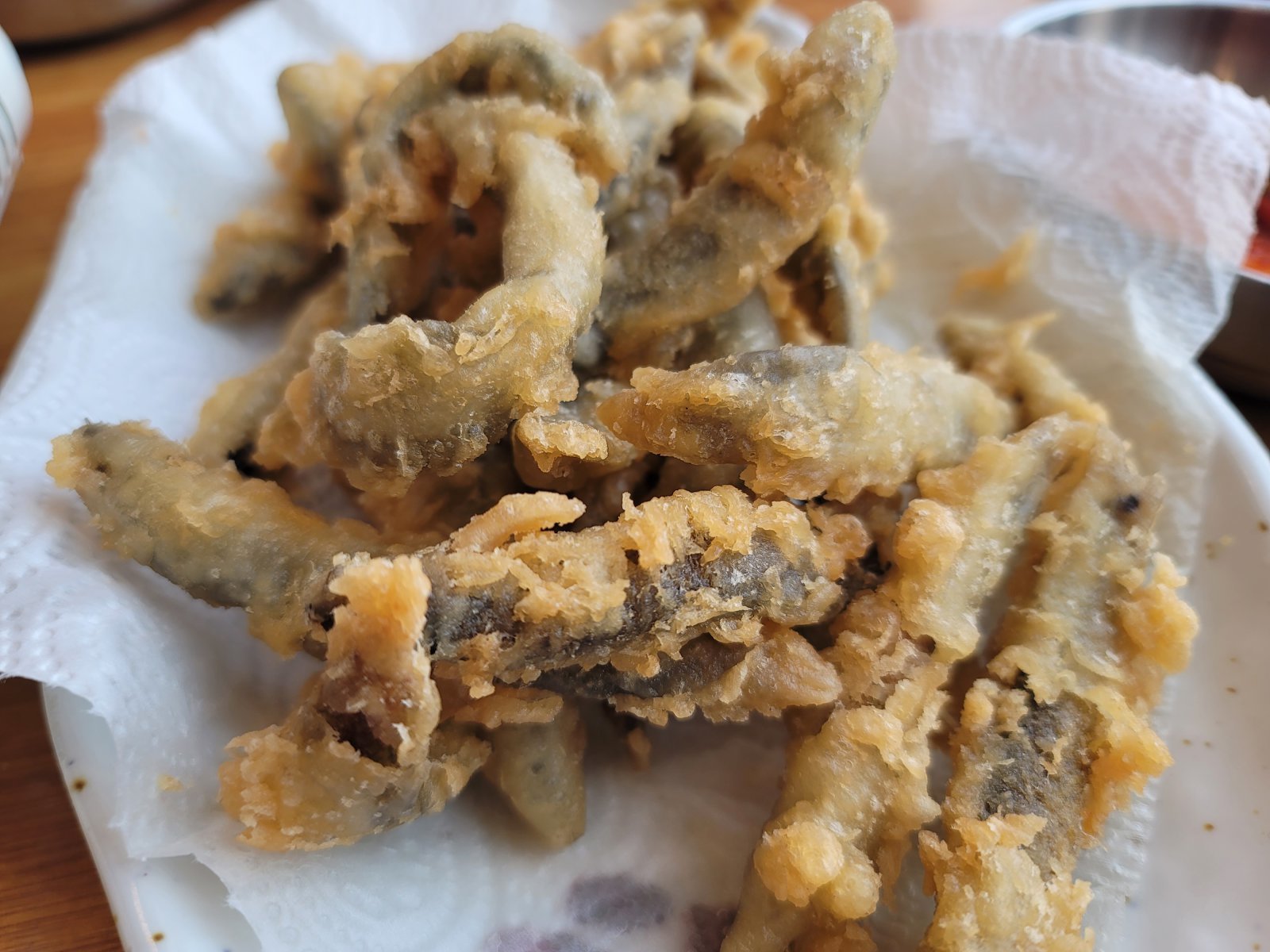 추어탕 전문식당이라면 바삭하고 고소한 추어튀김도 꼭 주문해 보자. 양형모 기자