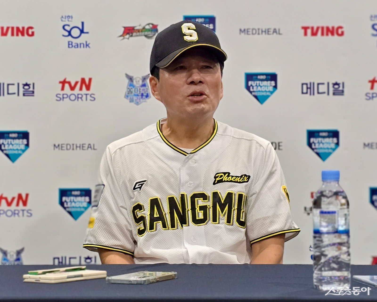 박치왕 상무 감독이 1일 고척스카이돔에서 열린 KT와 ‘2025 KBO 퓨처스리그 챔피언 결정전’을 앞두고 취재진과 인터뷰하고 있다. 현장 관계자 제공