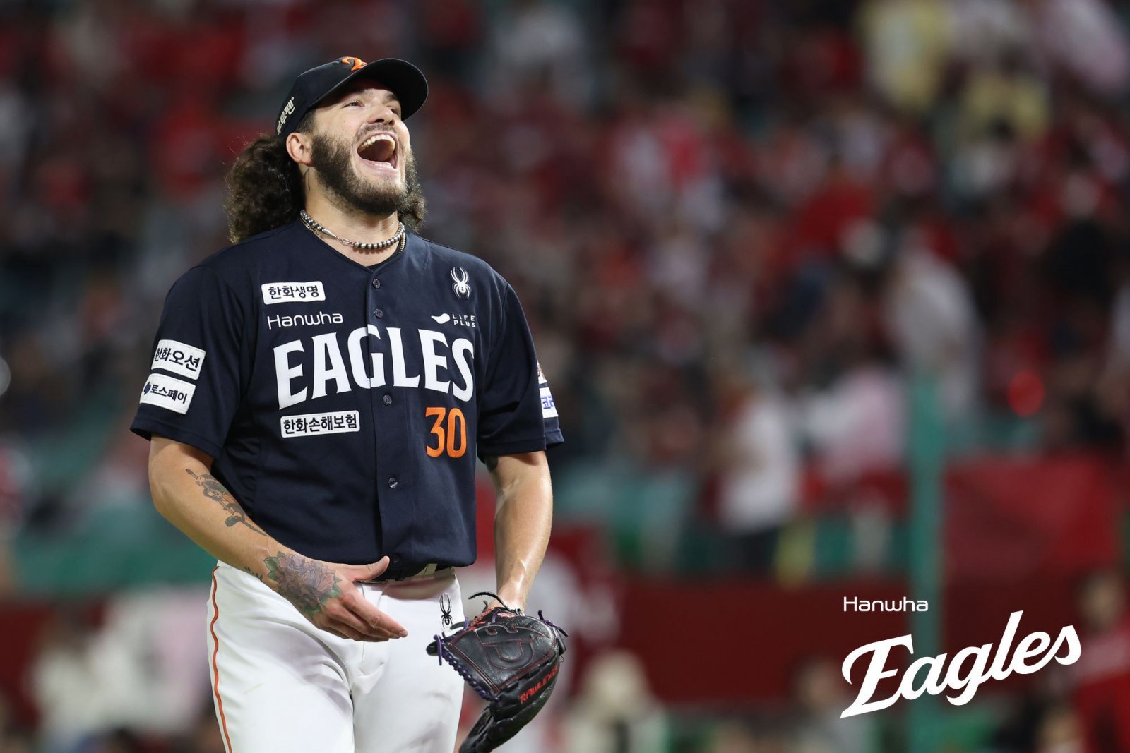 한화 폰세는 1일 인천 SSG와 원정경기서 선발등판해 6이닝 2실점을 기록했다. 그는 올해 승리, ERA, 탈삼진, 승률 1위에 오르며 4관왕을 예약했다. 내친김에 리그 MVP 수상도 노려볼 만하다. 사진제공|한화 이글스