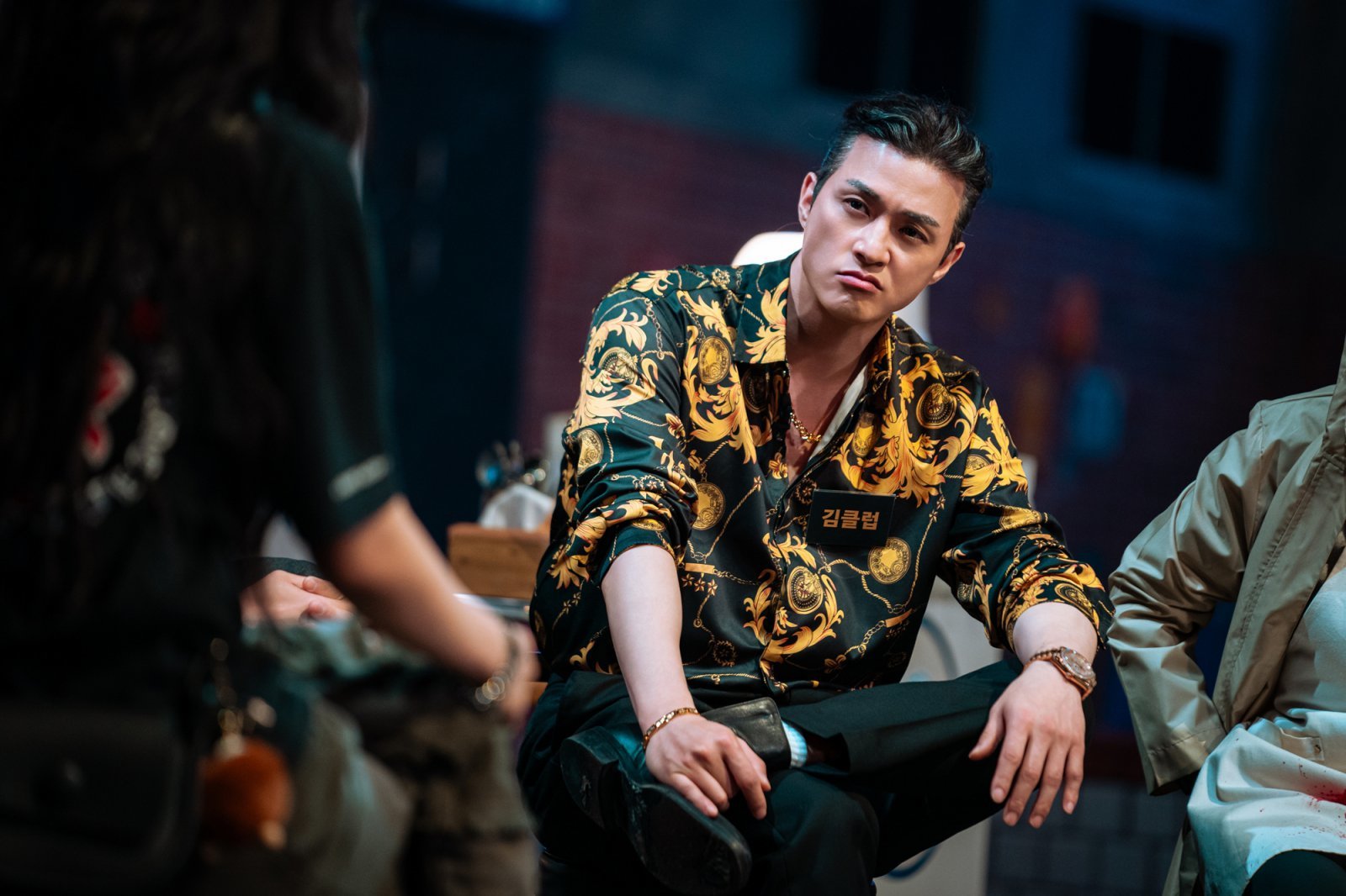 배우 김지훈이 넷플릭스 예능 ‘크라임씬 제로’에서 매 에피소드마다 전혀 다른 캐릭터로 변신하며 ‘캐릭터 창조력’을 입증했다. 옴므파탈부터 힙탐정, 김클럽까지 다채로운 매력을 선보이며 시청자들의 몰입감과 호감을 동시에 이끌고 있다. 사진제공|넷플릭스