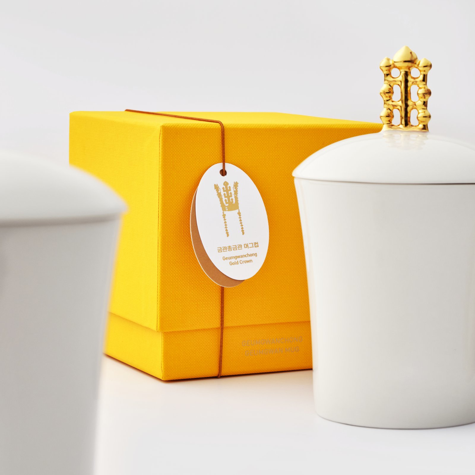 금관총 금관 머그컵. 사진제공ㅣ국립박물관문화재단