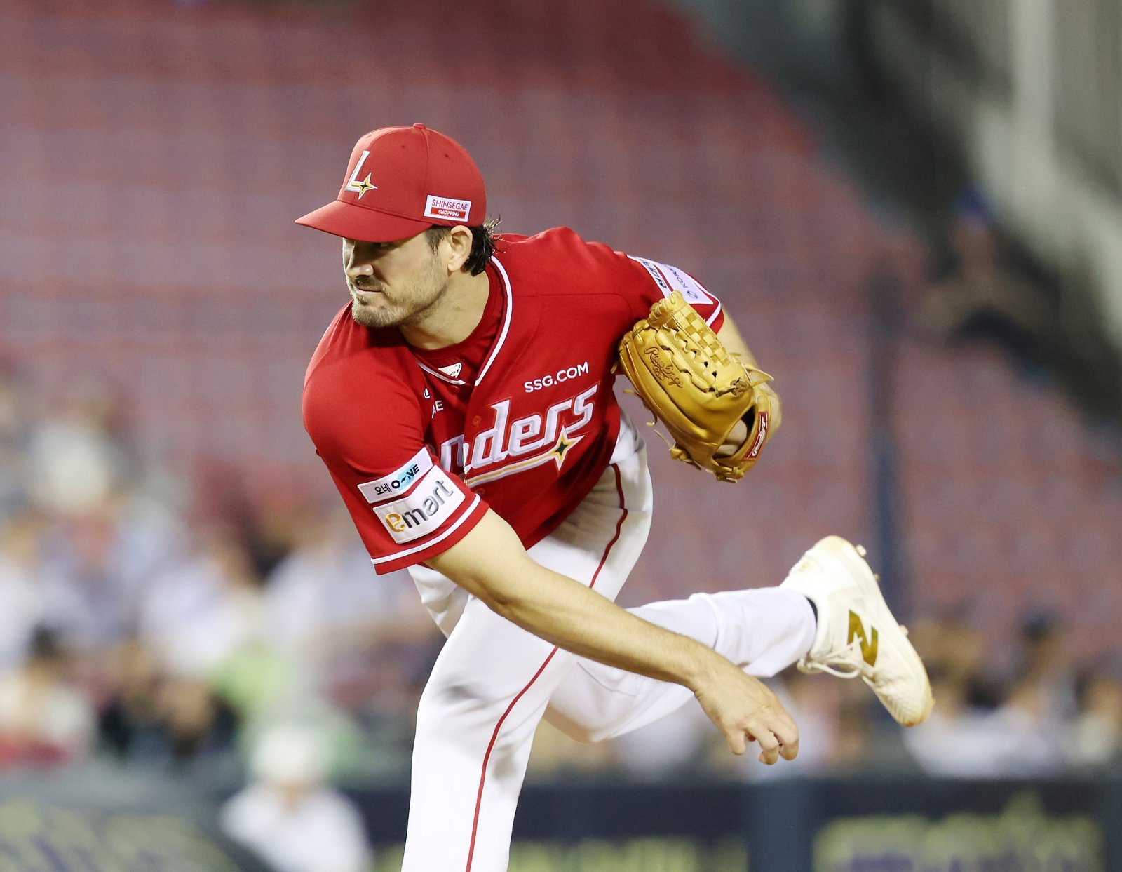 SSG 드류 앤더슨은 9~10월 위력적인 투구로 리그 3위 확정에 힘을 보탰다. 그는 9이닝당 평균 8개의 가까운 탈삼진을 잡아내며 올 시즌 245탈삼진을 마크했다.|뉴시스