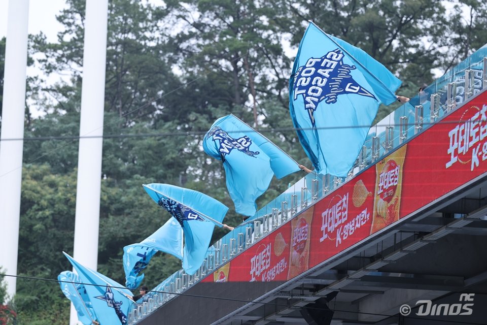 NC는 이달 7일 대구삼성라이온즈파크에서 열린 삼성 라이온즈와 2025 KBO 포스트시즌(PS) 와일드카드(WC) 2차전에서 0-3으로 패하며 PS에서 탈락했다. 그러나 팀은 저력을 선보이며 강팀 도약의 발판을 마련했다. 사진제공｜NC 다이노스