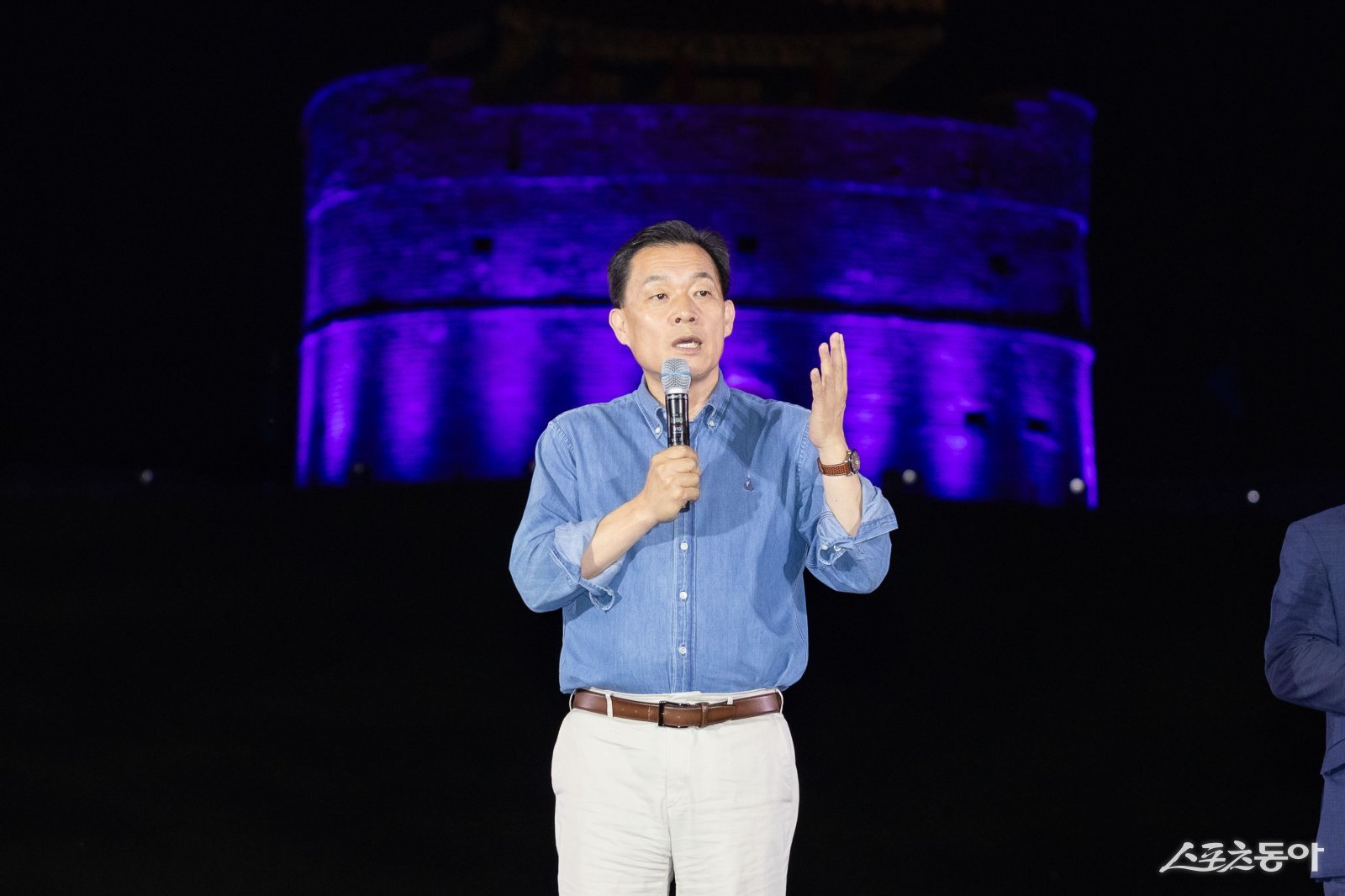이재준 수원시장이 수원판타지·야조 공연에 앞서 인사말을 하고 있다. 사진제공|수원시