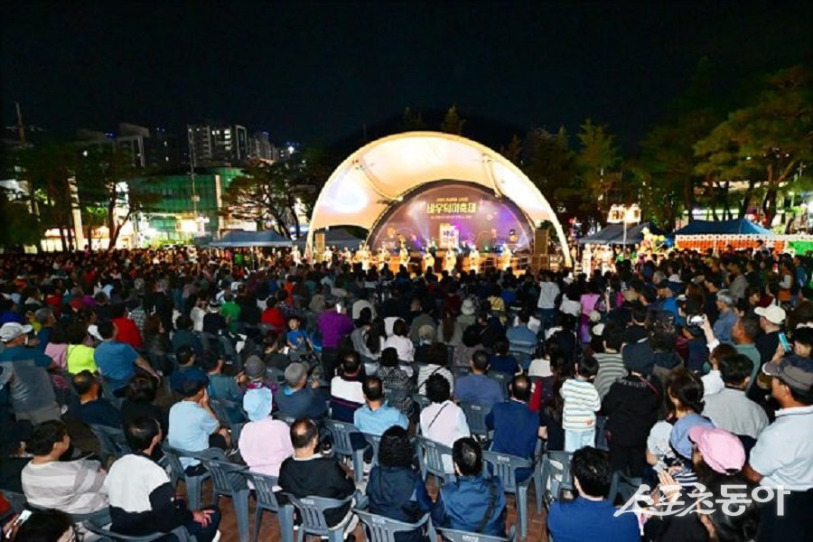 안성시(시장 김보라)는 지난 8일, 2025 남사당 바우덕이 축제의 전야제 행사인 길놀이 퍼레이드를 개최했다. 사진제공|안성시